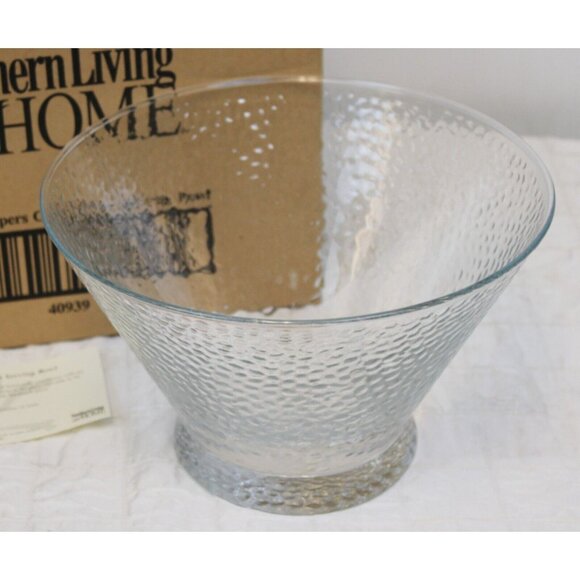 Southern Living Sippers Collection Serving Bowl Hammered Look Glass #40939 - Picture 3 of 4